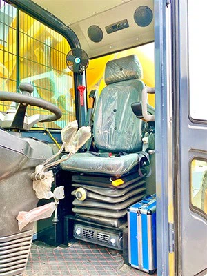 Self-loading Mixer Truck Self-loading Mixer Truck